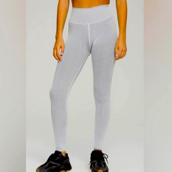 Like New! Good American Seamless Core Legging Size 3/4 (L) - Picture 4 of 7